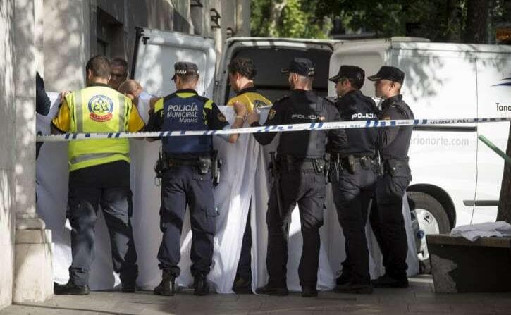 Las usamos todos los das. En los centros comerciales,complejos de oficinas,para coger el metro,en los aeropuertos e incluso en algunos hospitales. Las escaleras mecnicas son el medio de transporte masivo ms utilizado en Espaa con 14.300 Use For CNIM