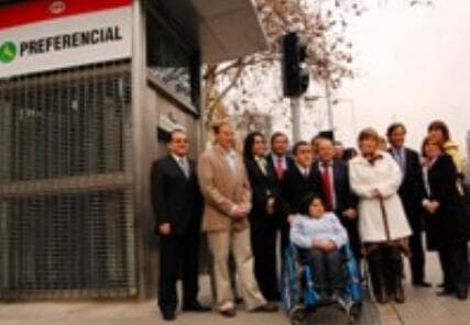 Metro inaugura accesos para personas con discapacidad en est